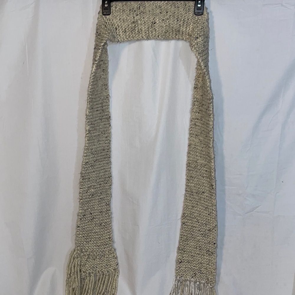 Knit scarf 